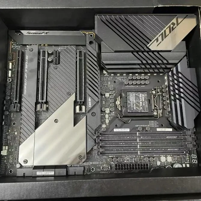 صندوق لجهاز Asus ROG MAXIMI XIII HERO Z590 M13H
