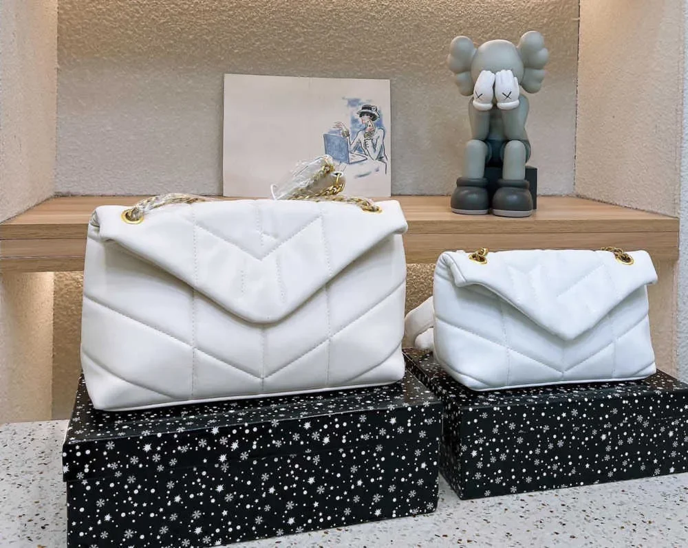 

Вечерние сумки: Новая роскошная сумка-клатч через плечо от бренда LOULOU, дизайнерская Y-образная модель из кожи с металлической цепочкой, черная, в форме ракушки