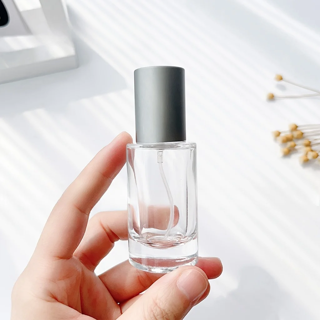 1 Piece 0.7 oz Glass Perfume Sprayer, Cylindrical Travel Spray Bottle with Refillable Perfume Dispenser