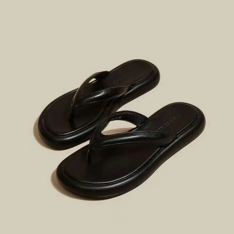 

Новые летние шлепанцы на толстой подошве, сандалии на плоской подошве с ремешками на носке, модные уличные пляжные сандалии для отпуска.2025