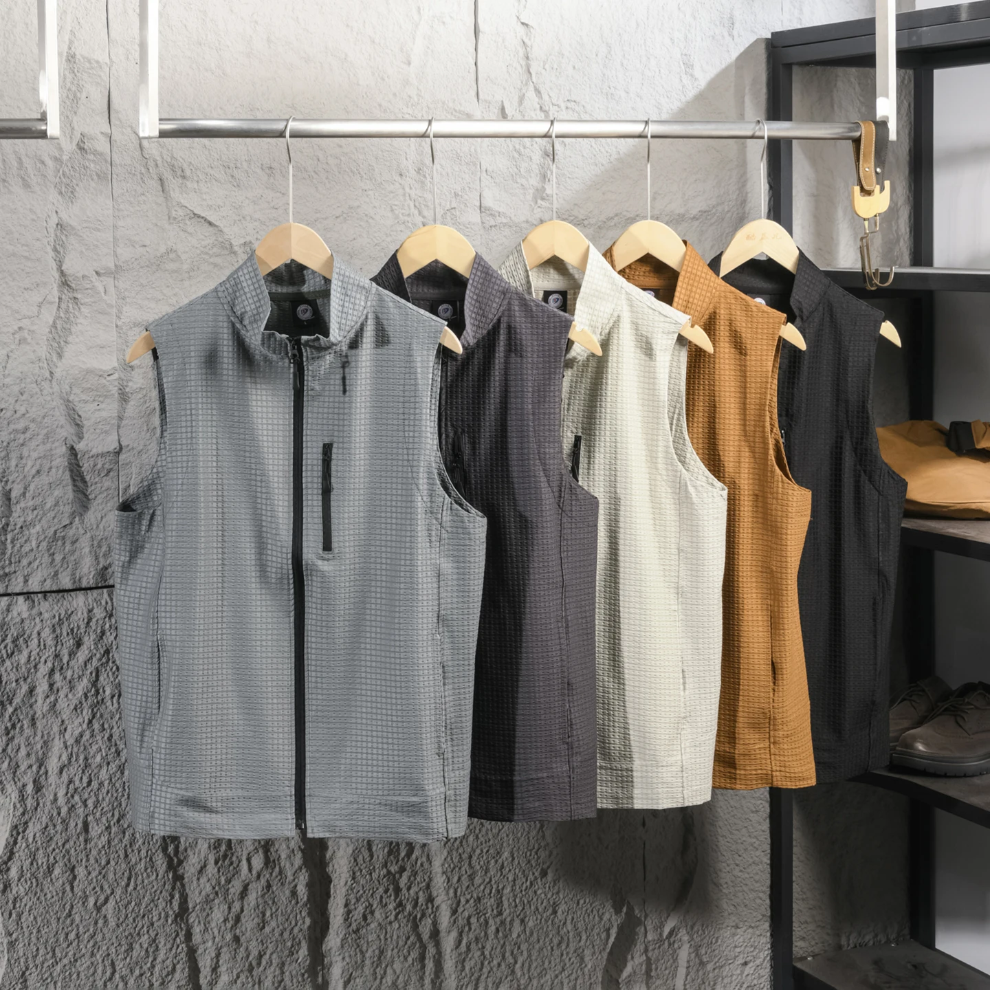 

Versatile Outdoor Men's Vest 2025 Autumn Fashion Urban Loose Fit Zipper Closure Color High Texture Layering Essential
