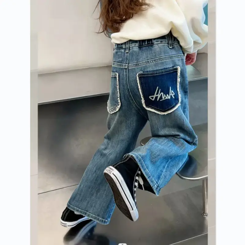 Jeans blu per bambini primaverili e autunnali per adolescenti nuove ragazze allentate pantaloni larghi dritti casuali bei pantaloni Outwear per bambini