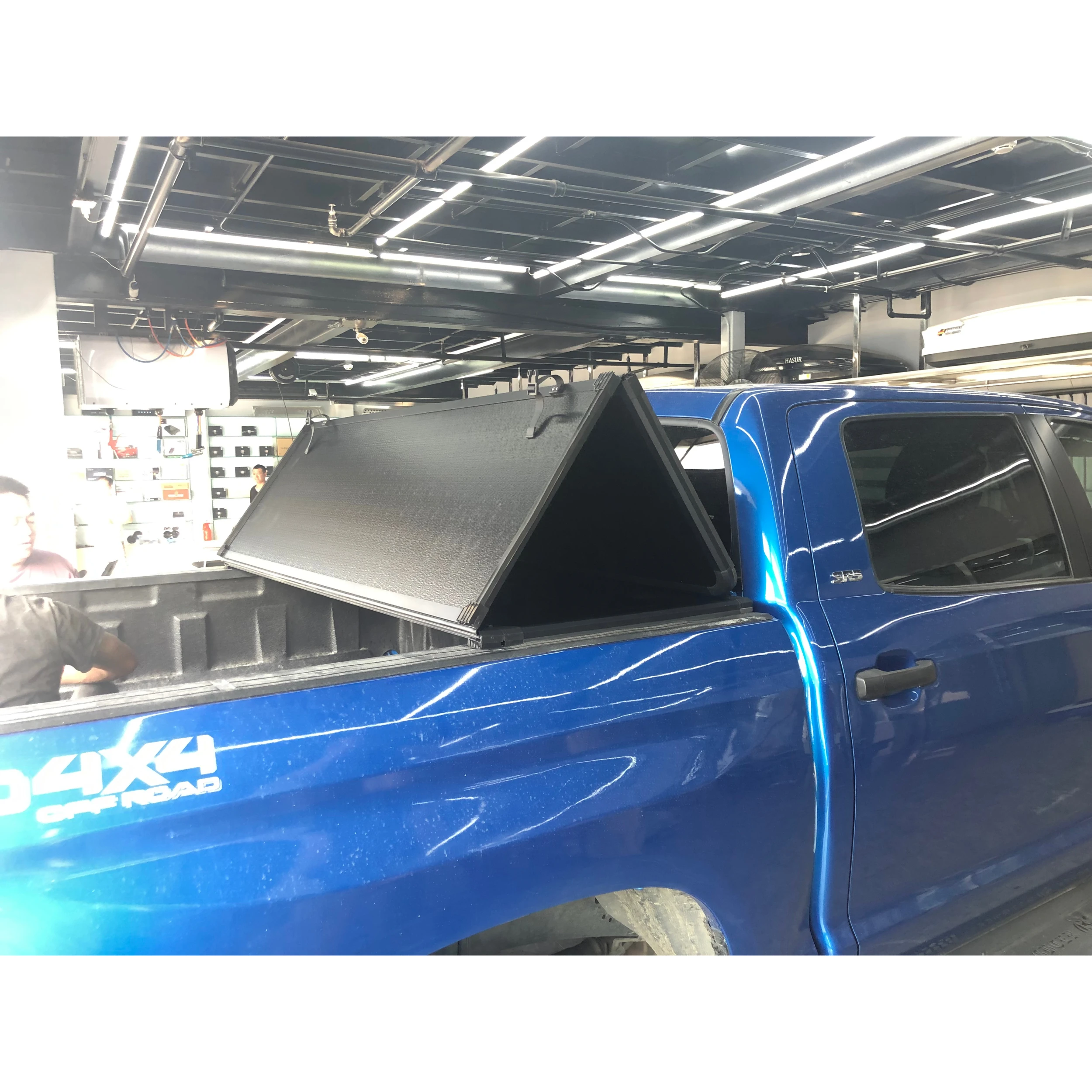 

2021 Hot Selling Hard Sliding Tonneau Cover Automatic Retractable Truck Cover for Ford F150