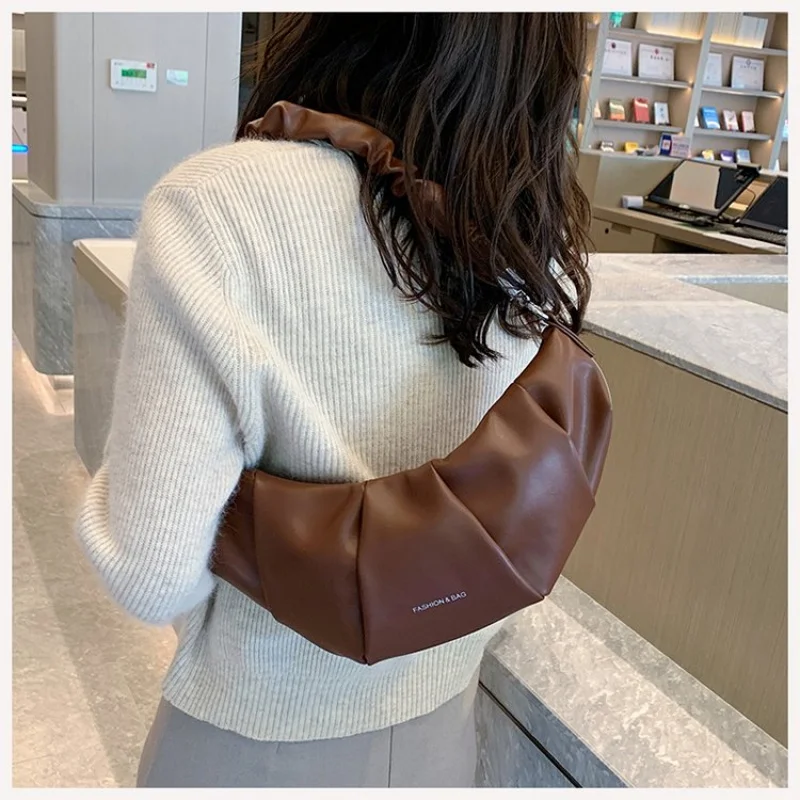 

Luxury High-End Minimalist Vintage Leather Crossbody Bag For Women With Trendy Design And Solid Color Large Capacity Fashionabl