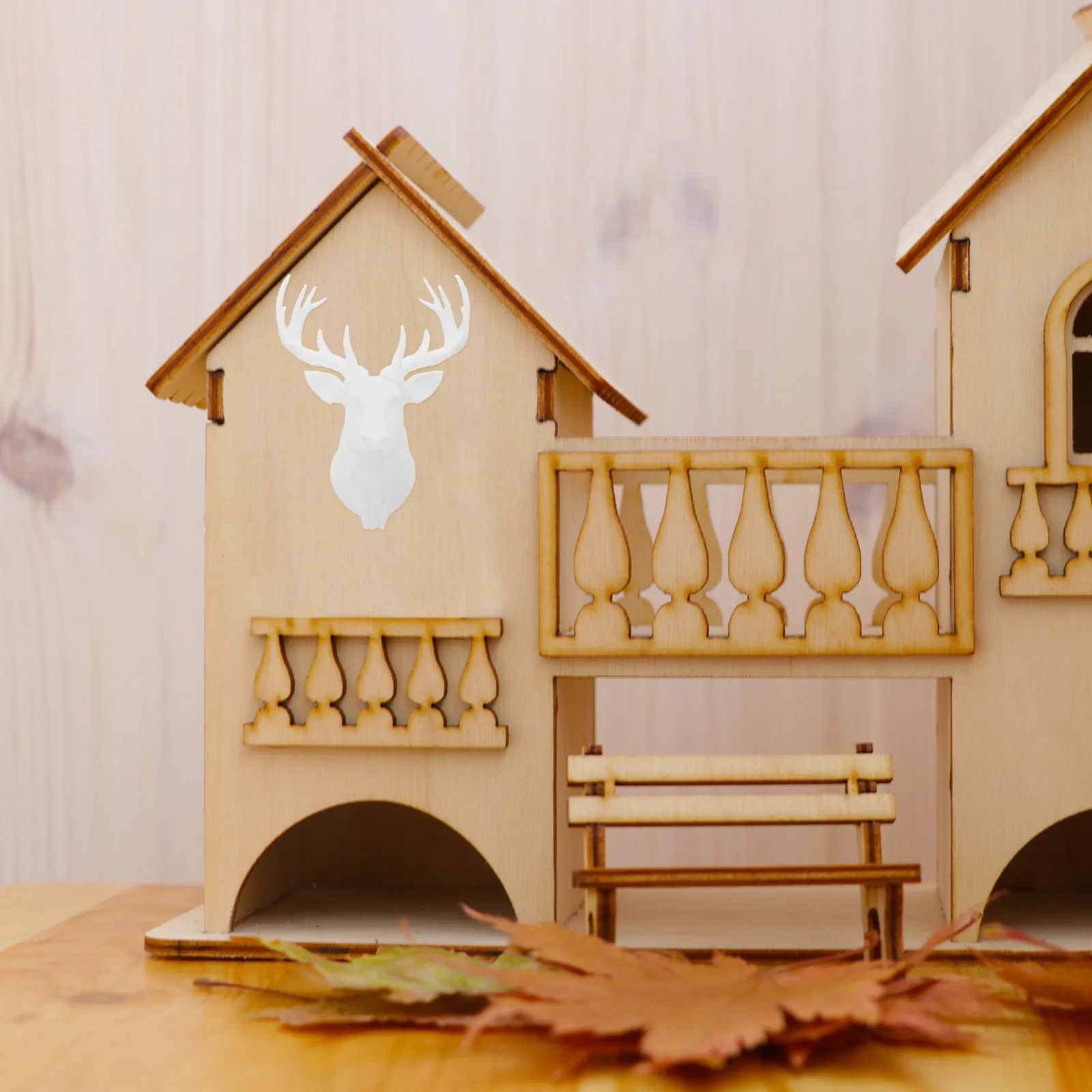 

Mini Deer Head Wall Decor Boho Style Lightweight Plastic Faux Animal Head Sculpture for Dollhouse Living Room Bedroom Rustic