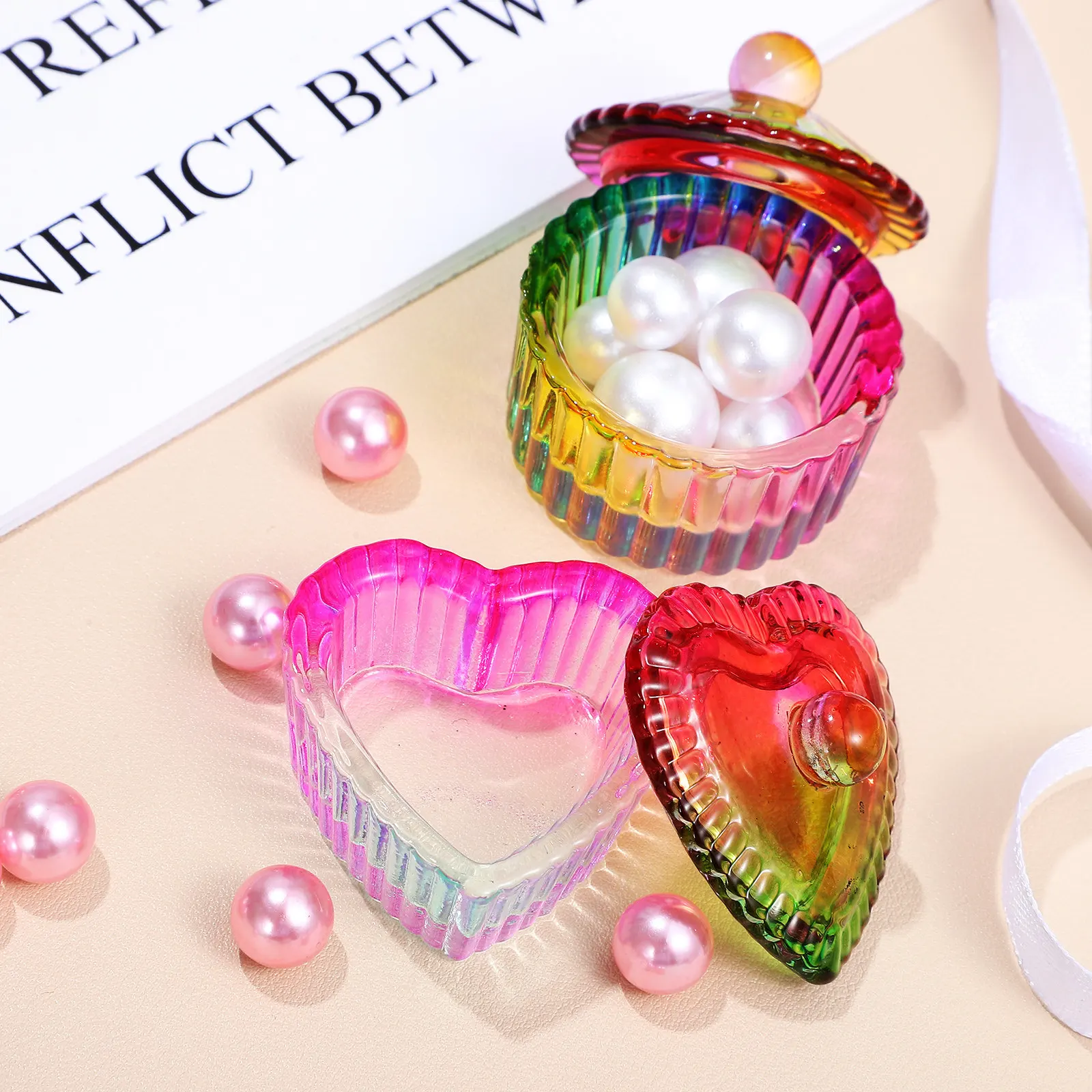 

2Pcs Monomer Dish Glass Crystal Cup Vibrant Finish Storage Bowl for Rhinestones Beads Charms Nail Decoration Organizers