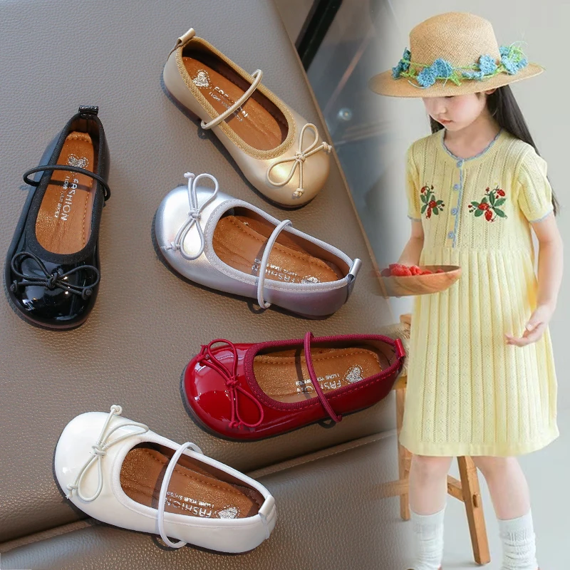 

2025 г., детская кожаная обувь для девочек, новая летняя мода в корейском стиле, мягкие нескользящие универсальные шикарные повседневные туфли принцессы на плоской подошве