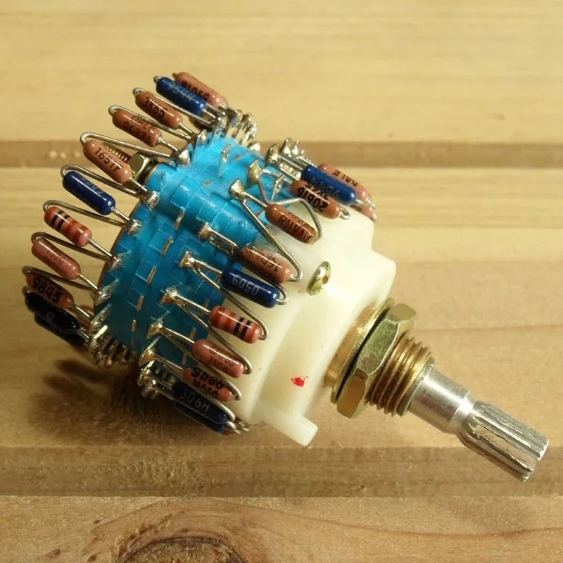 1pc  23-Step Attenuator DIY HiFi Stereo Volume Potentiometer 2-gang Dual 10K/50K/100K/250K/500K Knurled Shaft