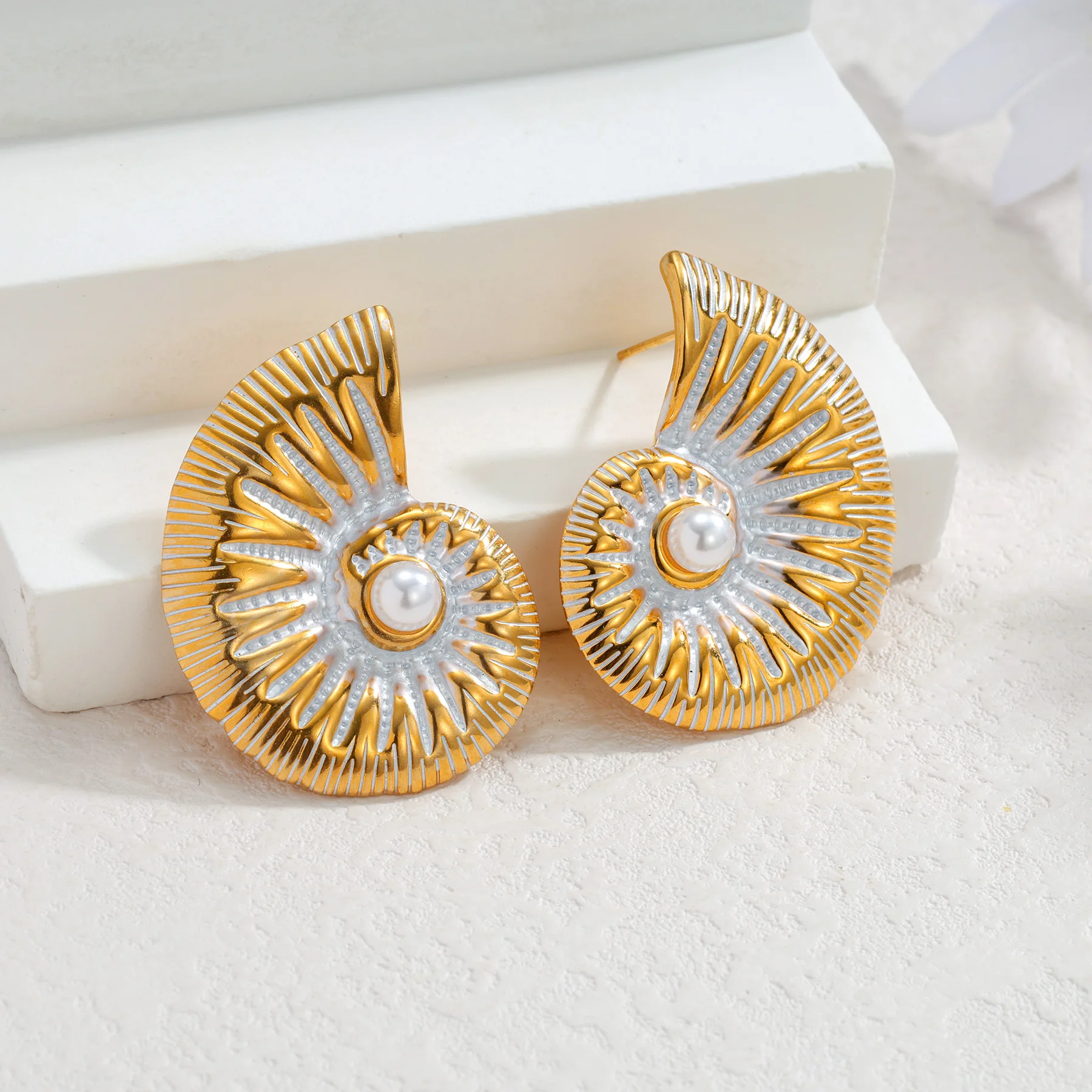 Kissmoon Exaggerate Conch Shell Earrings for Women Girl Stainless Steel Exquisite Textured Earring Trendy Summer Jewelry Gift