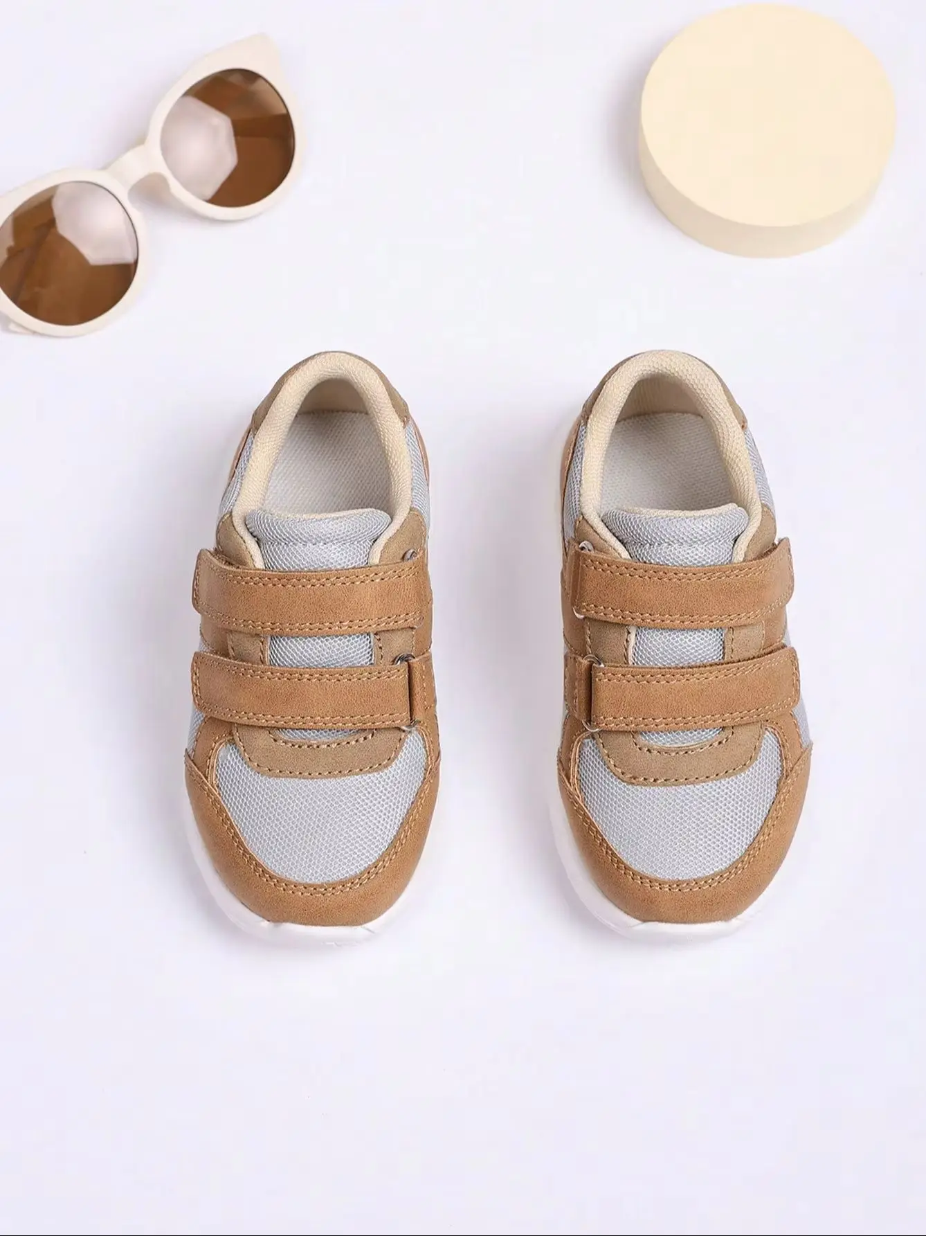 New Kids Breathable Mesh Skate Sneakers, Waterproof, Anti-Slip, Lightweight & Shock-Absorbing, All Season, Hook-and-Loop Closure