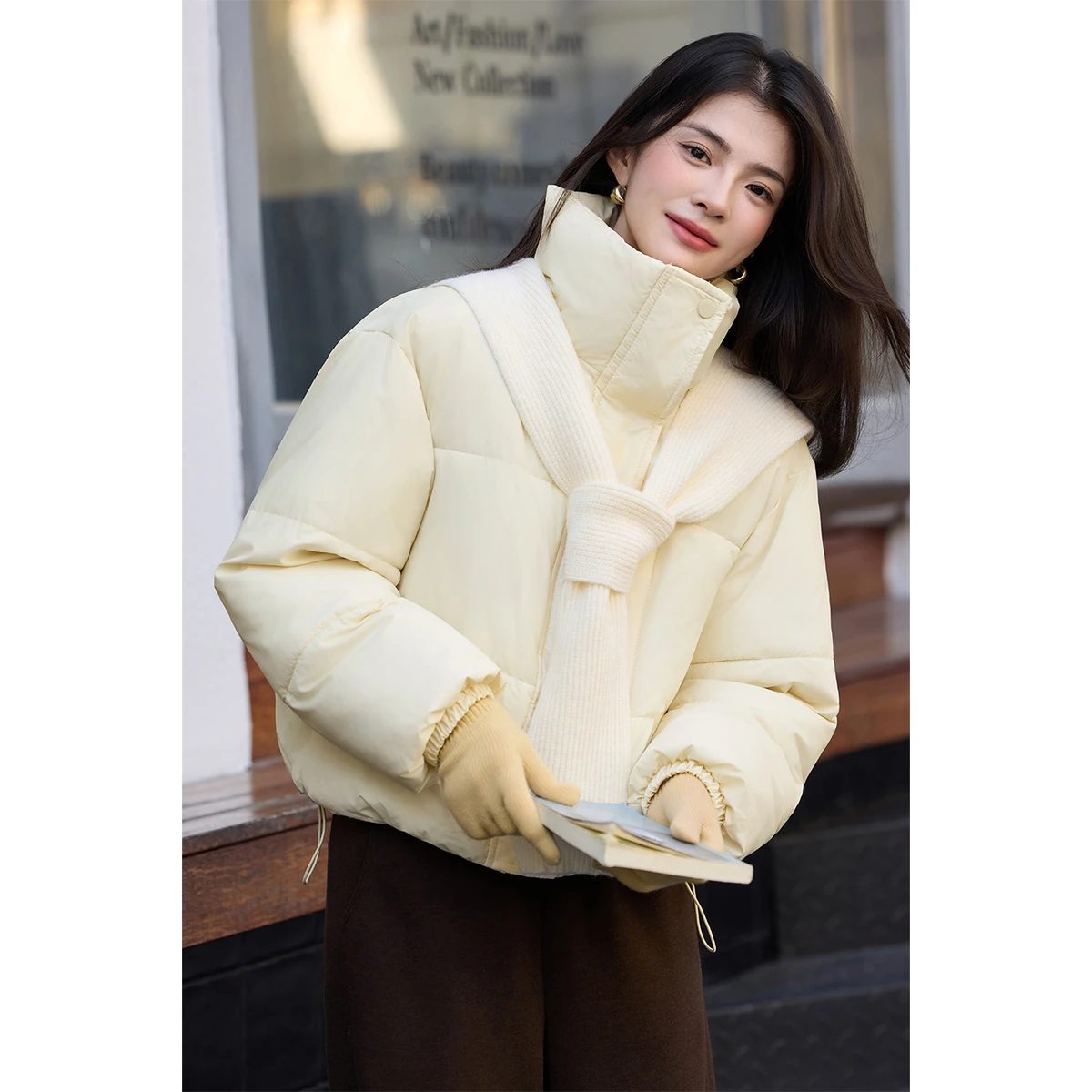 

SENTUBILA Women Coat Winter 2025 Office Lady Loose Long Sleeve Short Parkas Casual Stand Neck Draw String Thick Jacket W54MA4666