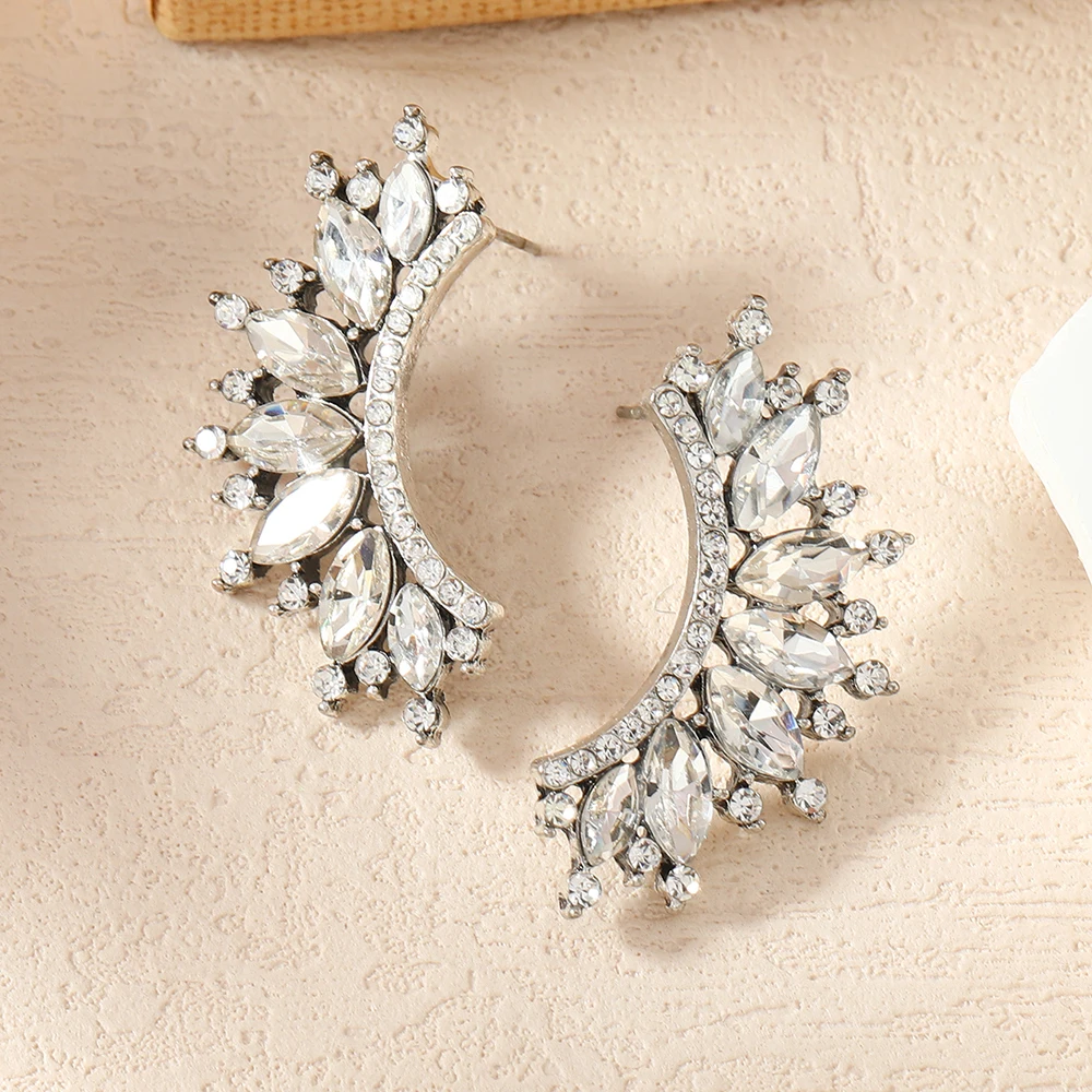 1 pair of vintage full diamond new alloy fan-shaped earrings