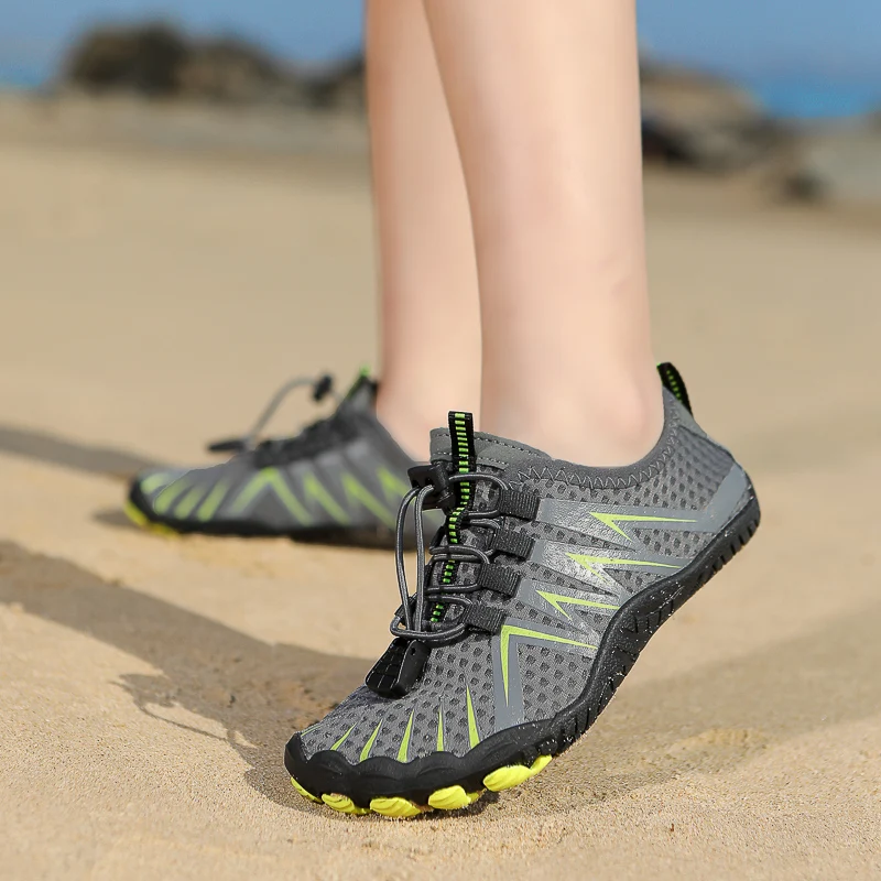 2024 nuove scarpe da nuoto per bambini scarpe per bambini scarpe da trampolino da trekking all\'aperto scarpe da spiaggia ad asciugatura rapida