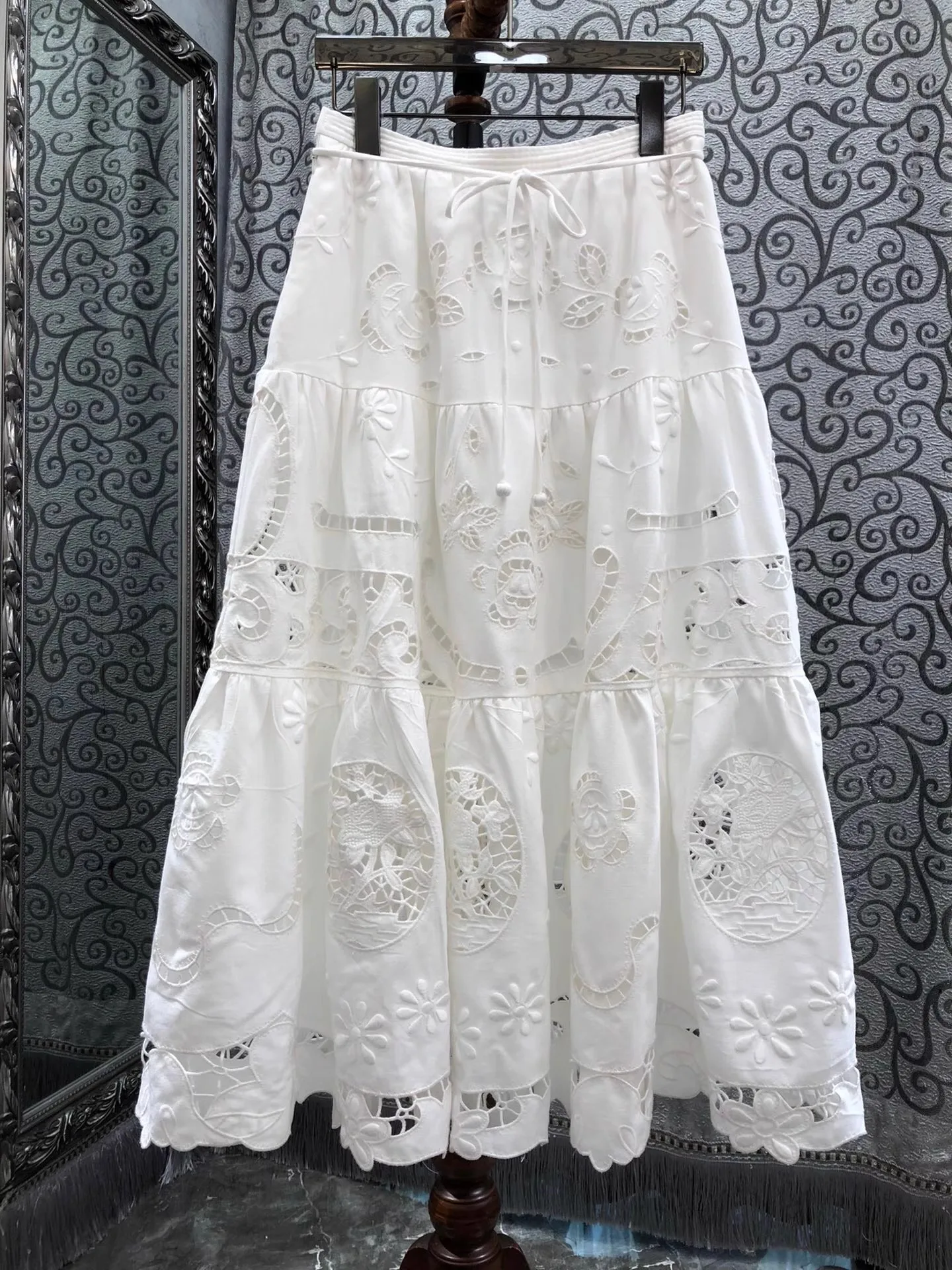 Tops Fashion New Long Skirt 2025 Summer Women Hollow Out Embroidery String Belt Pocket Patchwork Big Swing Party White Skirts