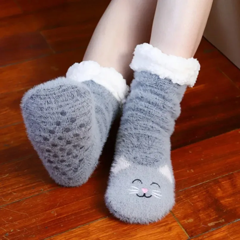 퍼지 보온 양말 여성 겨울용 따뜻하고 재미있는 곰 고양이 귀여운 카와이 미끄럼 방지 만화 수면용 부드럽고 편안한 여성용 바닥 슬리퍼 양말