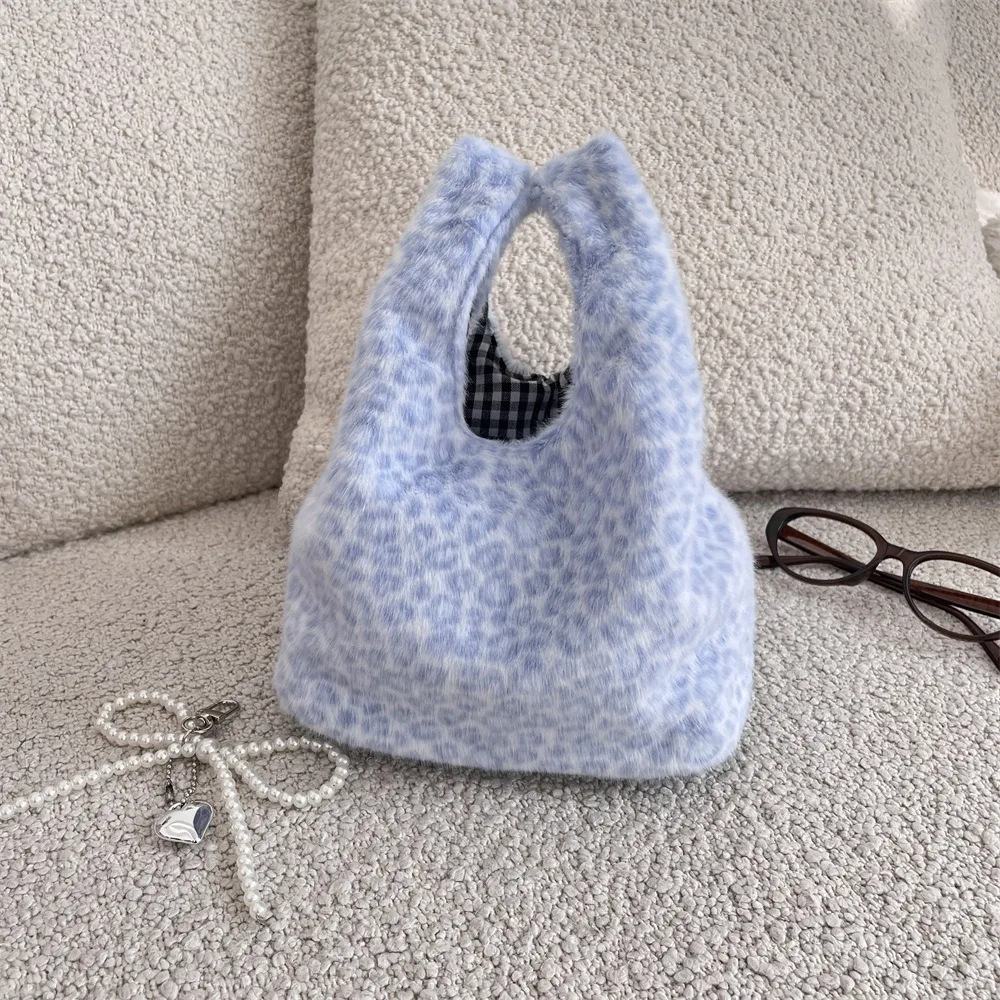 

Модная мягкая сумка ярких цветов в форме сердца с узором из искусственного меха, большая вместительная женская сумка-тоут