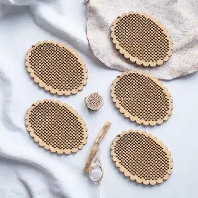 

5Pcs Mini Cross-Stitch Wooden Chips Lightweight DIY Craft Supplies Hollow Hole Decoration Portable Cross Stitch Wood Plates