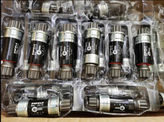 Brand new, bicycle FSA RPM BB-9915 spline center shaft 68 * 108mm/68 * 113mm 10 teeth with screws
