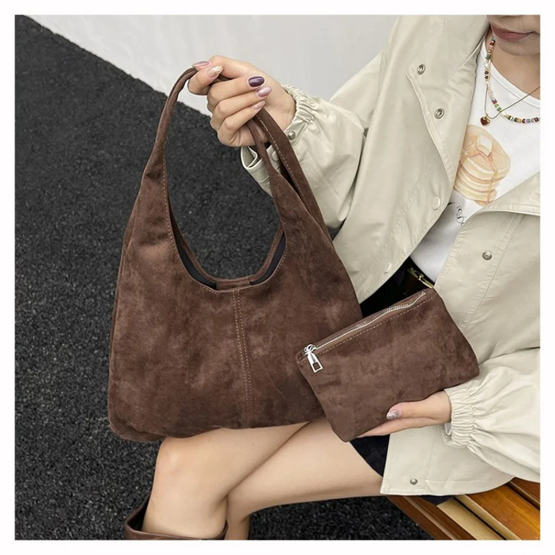 

High-End Women's Messenger Bag Made Of Premium Leather Boasting Paris Inspired And Vintage Refined Style​