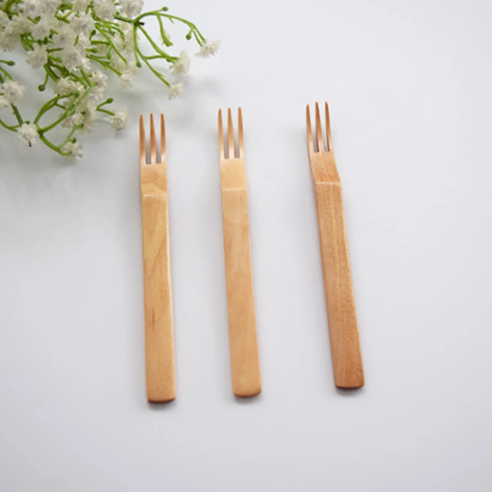 

4pcs Wooden Fruit Forks Reusable Salad Forks Kids Party Eco-Friendly Appetizer Picks Cupcake Picks For Beach Party