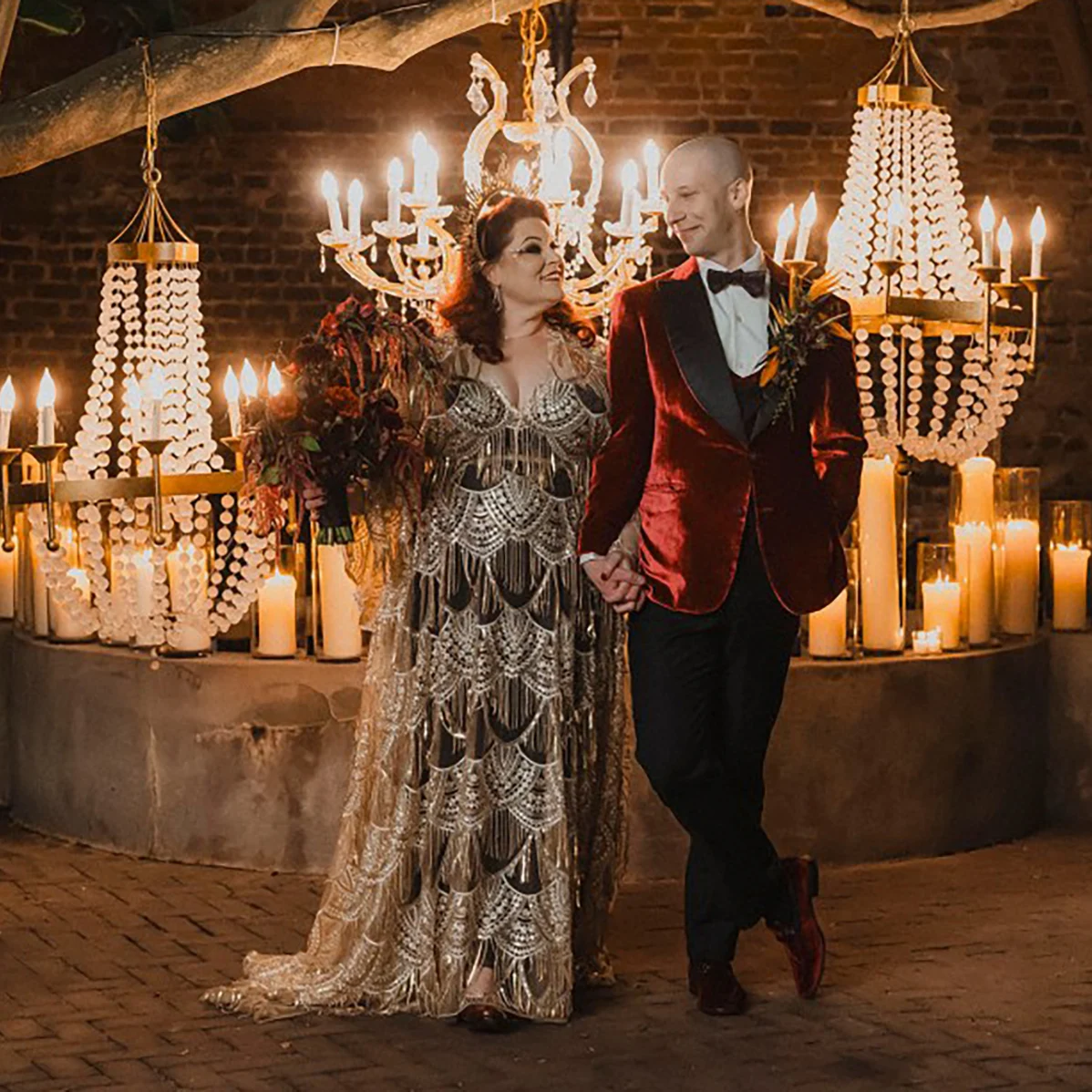 Gold Sequins Large Size Sparkle Wedding Dress Long Wide Bell Sleeves Customized Tassels Empire Waist Maternity Robe Bridal Gown