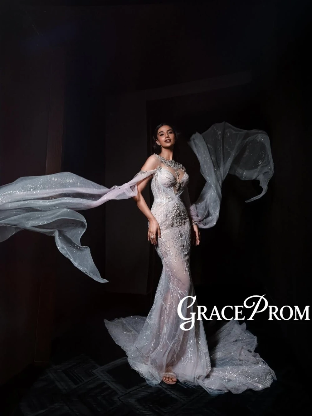 الراقية فستان الزفاف حورية البحر البريق مع الرأس الدراماتيكي رائعة الديكور شير التفاصيل حكاية مثير ثوب الزفاف مخصص