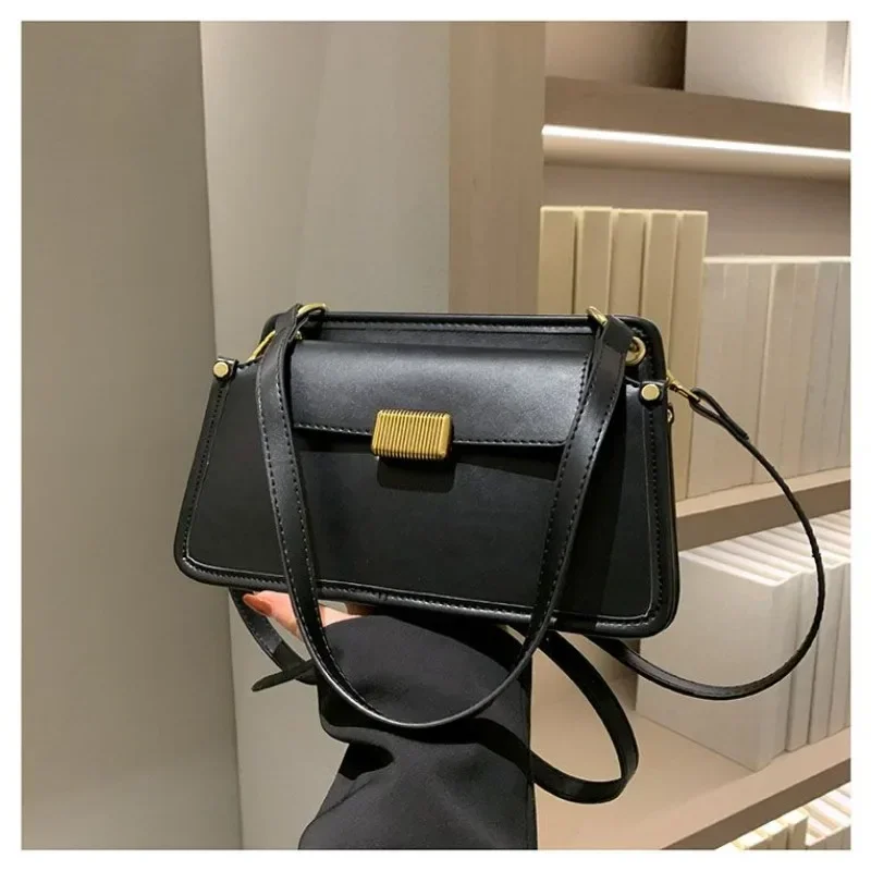 Advanced New Western Style Fashion Ms. Crossbody Bag Minority Ins Japan and South Korea Shoulder Bag Retro Sense Underarm Bag