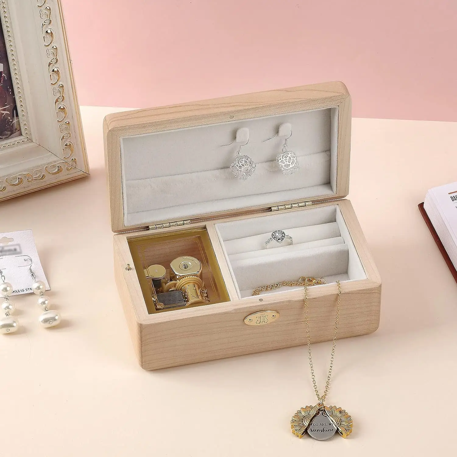 

Wooden Jewelry Box with Hair-up Eight-tone Box Solid Wood Birthday Valentine's Day Stud Earrings Gift Box