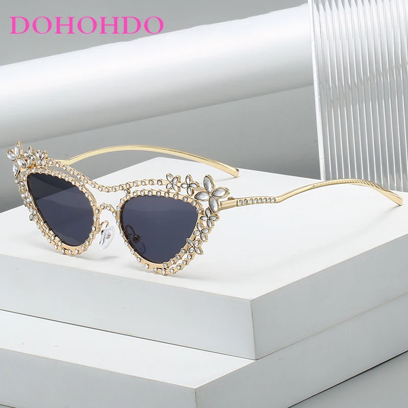 

New Luxury Imitation Diamond Small Cat Eye Sunglass Women Men Fashion Designer Shades Street Photography Party Eyeglasses UV400