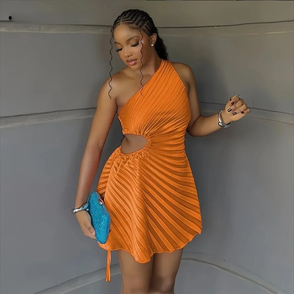 女性用プリーツワンショルダースリーブレスカットアウトウエストドレス イブニングセクシー クラブパーティー イブニングハイストリートドレス