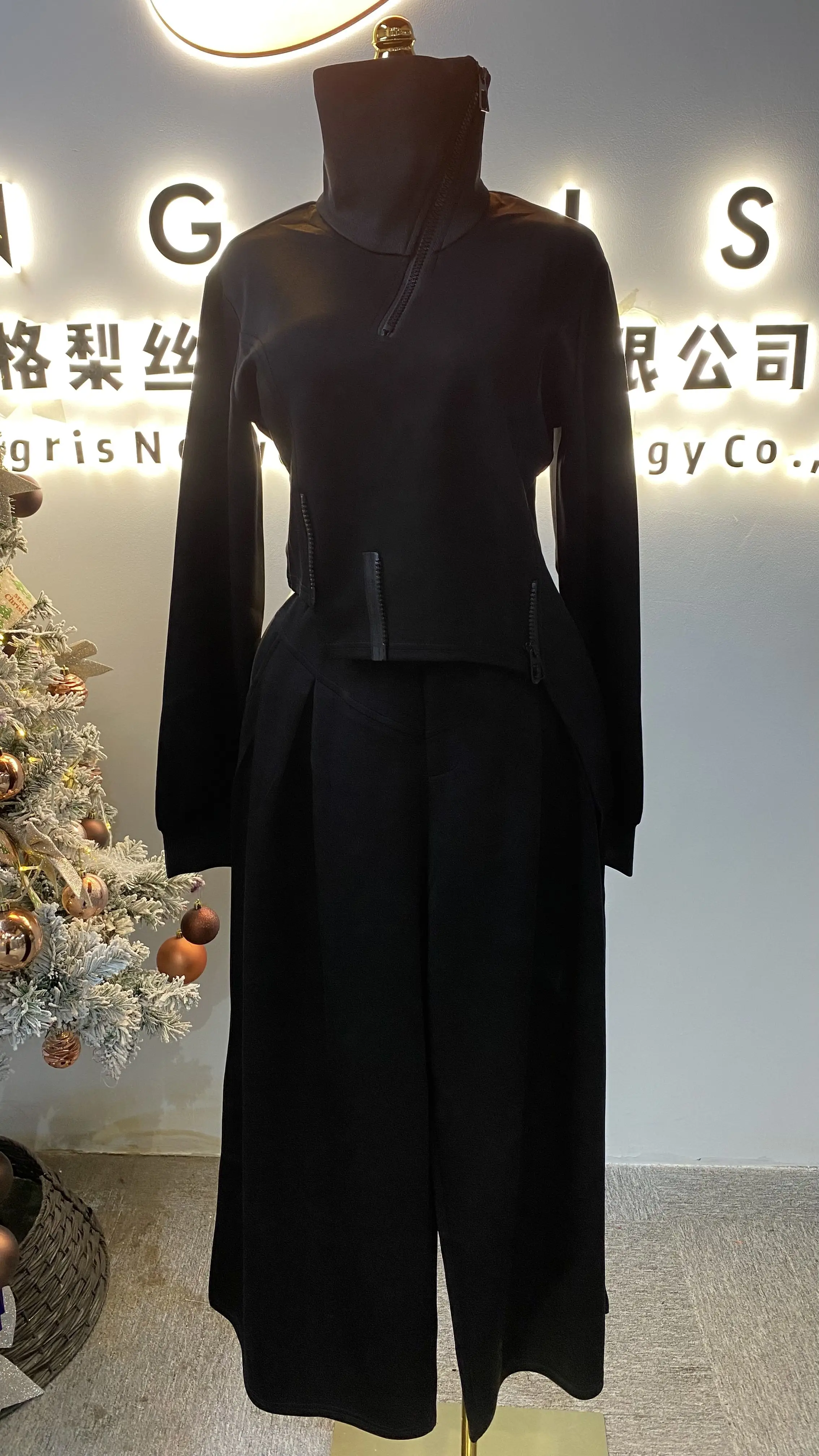 2025 نمط جديد لطيف حجم كبير سترة مشغولة من الصوف سترة عالية الرقبة المرأة قطعتين مجموعة مع تصميم الظهر الخاص-GZXX122 #1