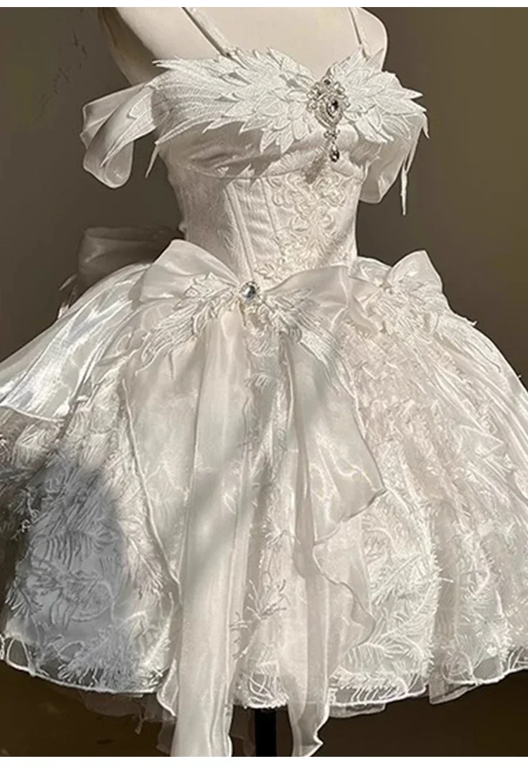 Abito Lolita corto con piume di strass Sweet Love Abito da sera da balletto Jsk stile principessa bianco Tema dell'industria pesante