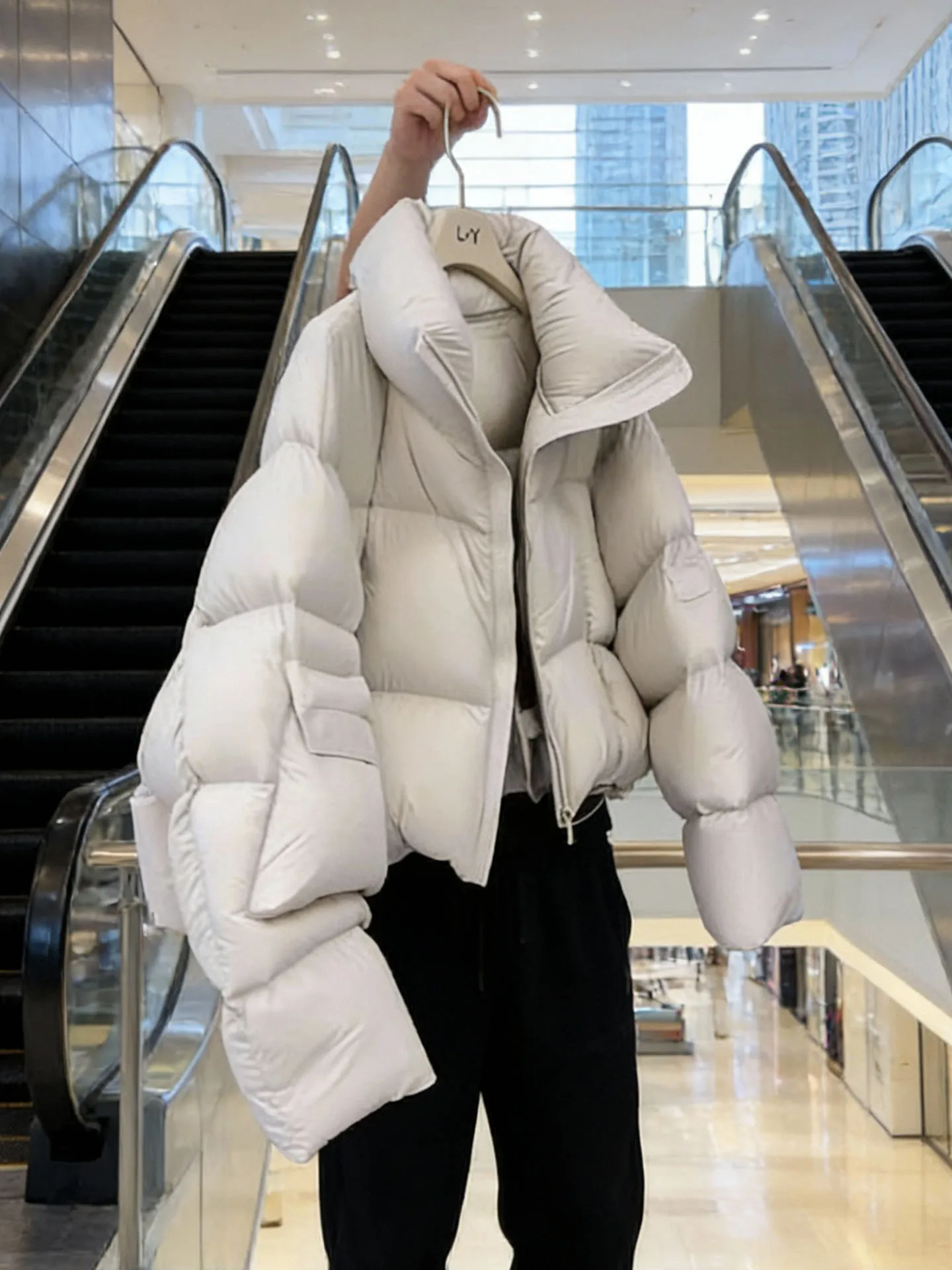 スリオート ホワイトダウンジャケット レディース 冬 2025 新作 韓国風 スリ 小さいサイズ パン型 アウター ハイウエスト ポリエステル繊維