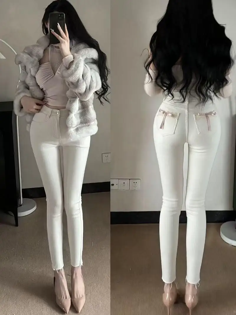 

High Waist Slimming Nine-Piece Pants with Built-In Hip Pad And Lace Design Cotton Stretch Denim Casual Sle for Women