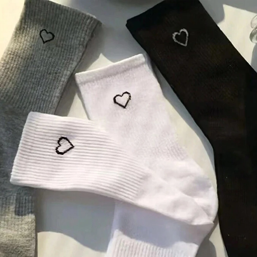 6 Pairs Women Heart-shaped Pattern Round Neck Socks Fashionable Versatile Comfortable Socks Lightweight Casual Mid Length Socks