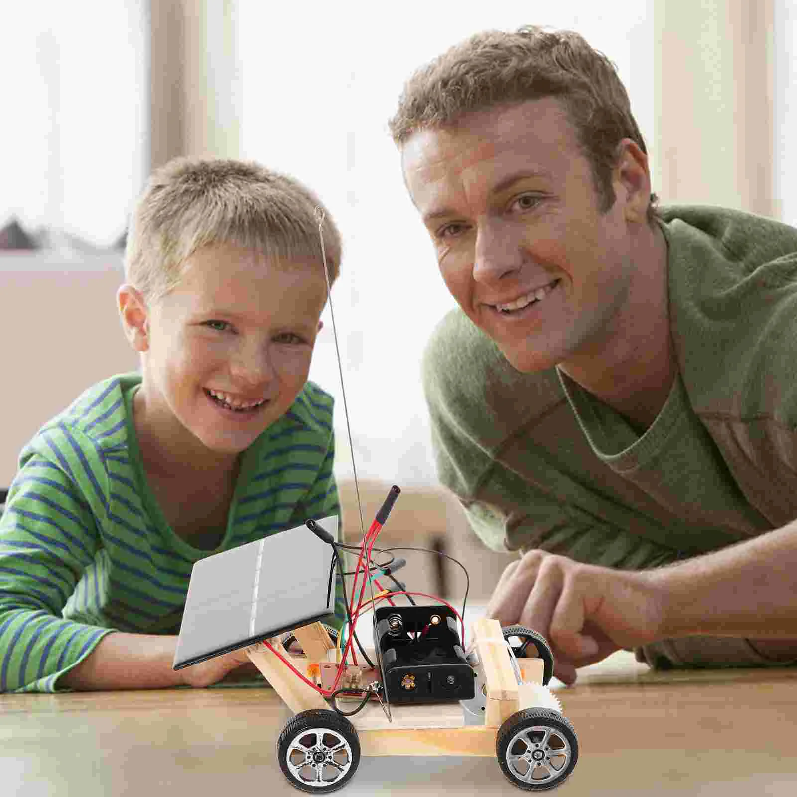 Wooden DIY Solar Powered RC Car Puzzle Assembly Science Vehicle Toys Set for Children diy car solar car