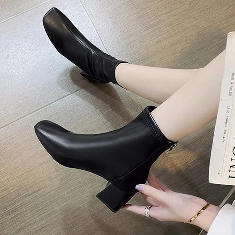 Botas cortas minimalistas para mujer, Botines de tacón medio con cremallera trasera y Cabeza Cuadrada, estilo versátil, estilo europeo y americano, novedad de 2023