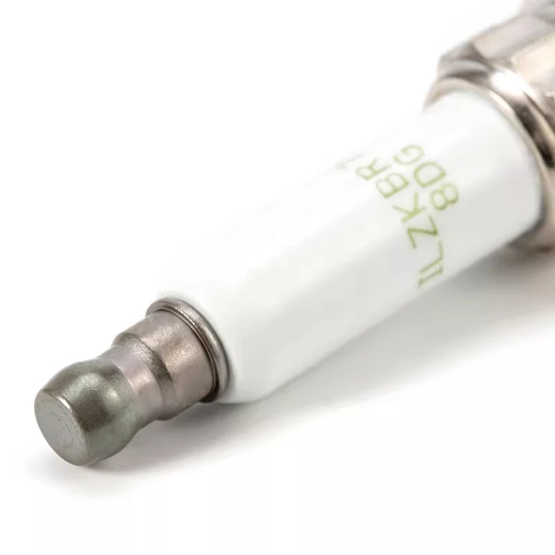 NGK Iridium Platinum Spark plug ILZKBR7B8G 97968 is suitable for 740LIX5X6 Mercedes E350