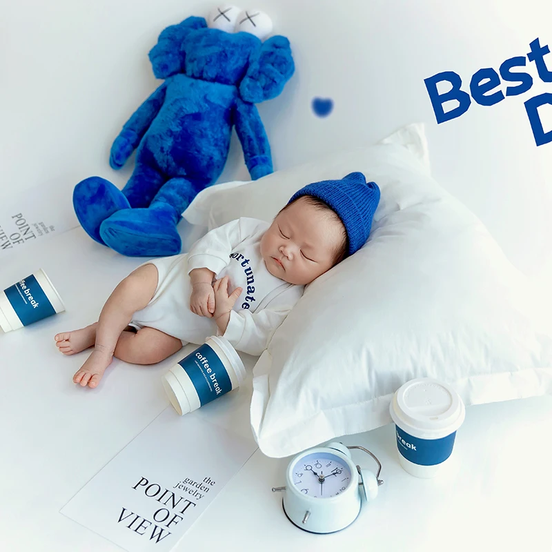 

Newborn Photography Outfit Baby Clothing Knitted Hat T-shirt Set Blue Plush Doll Baby Toy Coffee Cup Big Pillow Posing Props