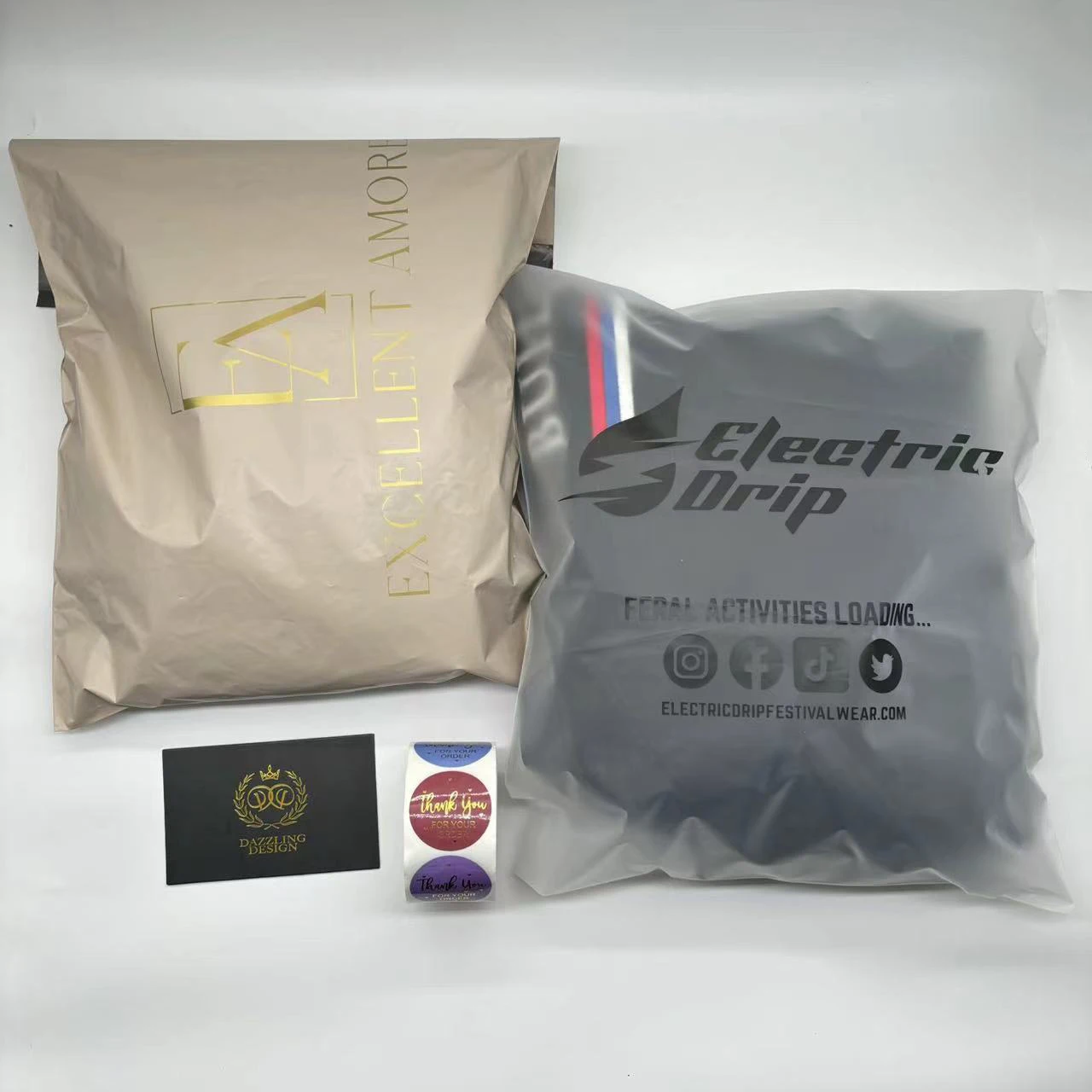 

Biodegradable Custom Gold Foil LOGO Clothing Nude mailer shipping poly mailing bag for Coat Hoodies