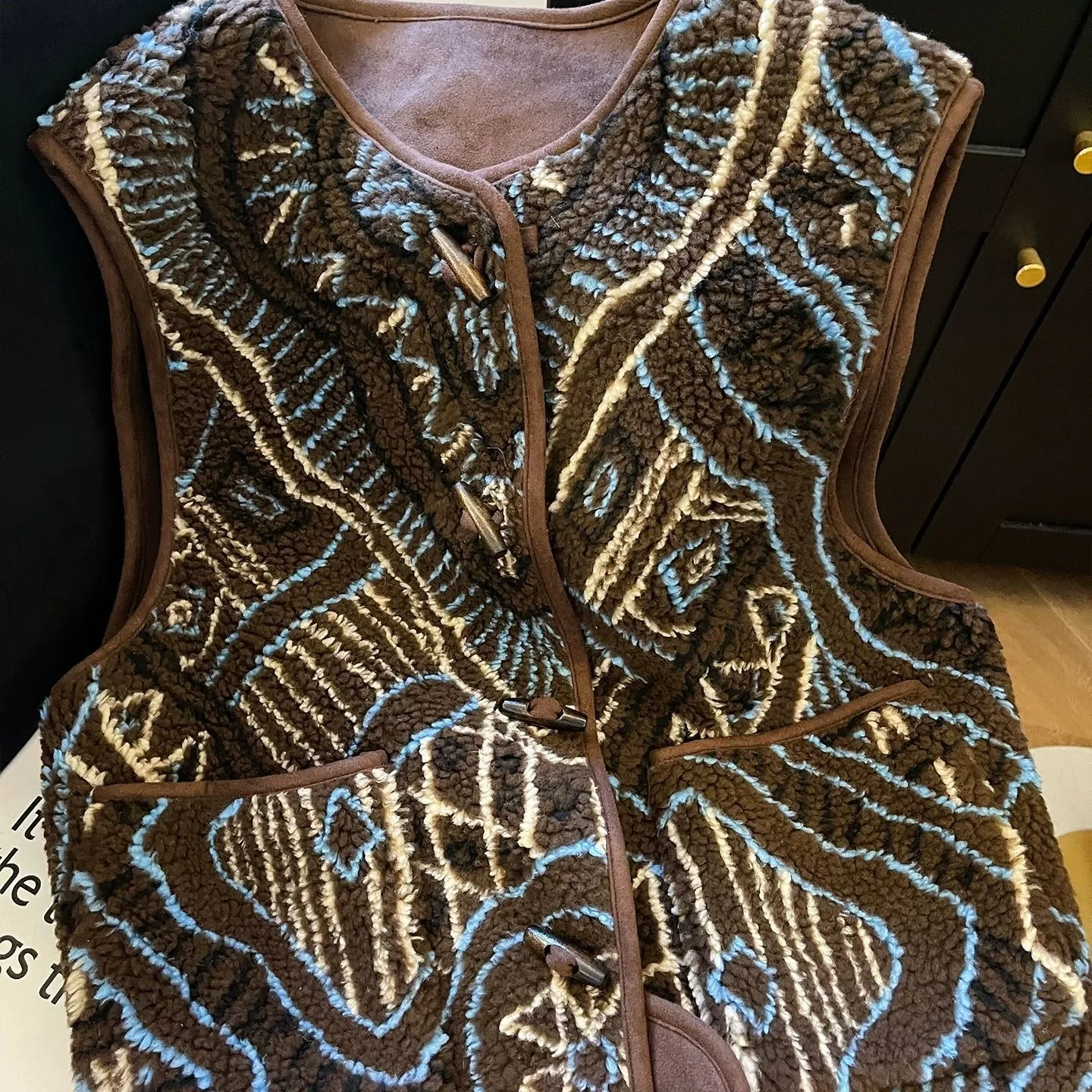 Retro Faux Fur Sherpa Vest Women's Fall Winter Thickened Horn Button Tribal Print Gilet Sleeveless Tank Coat Outerwear Top