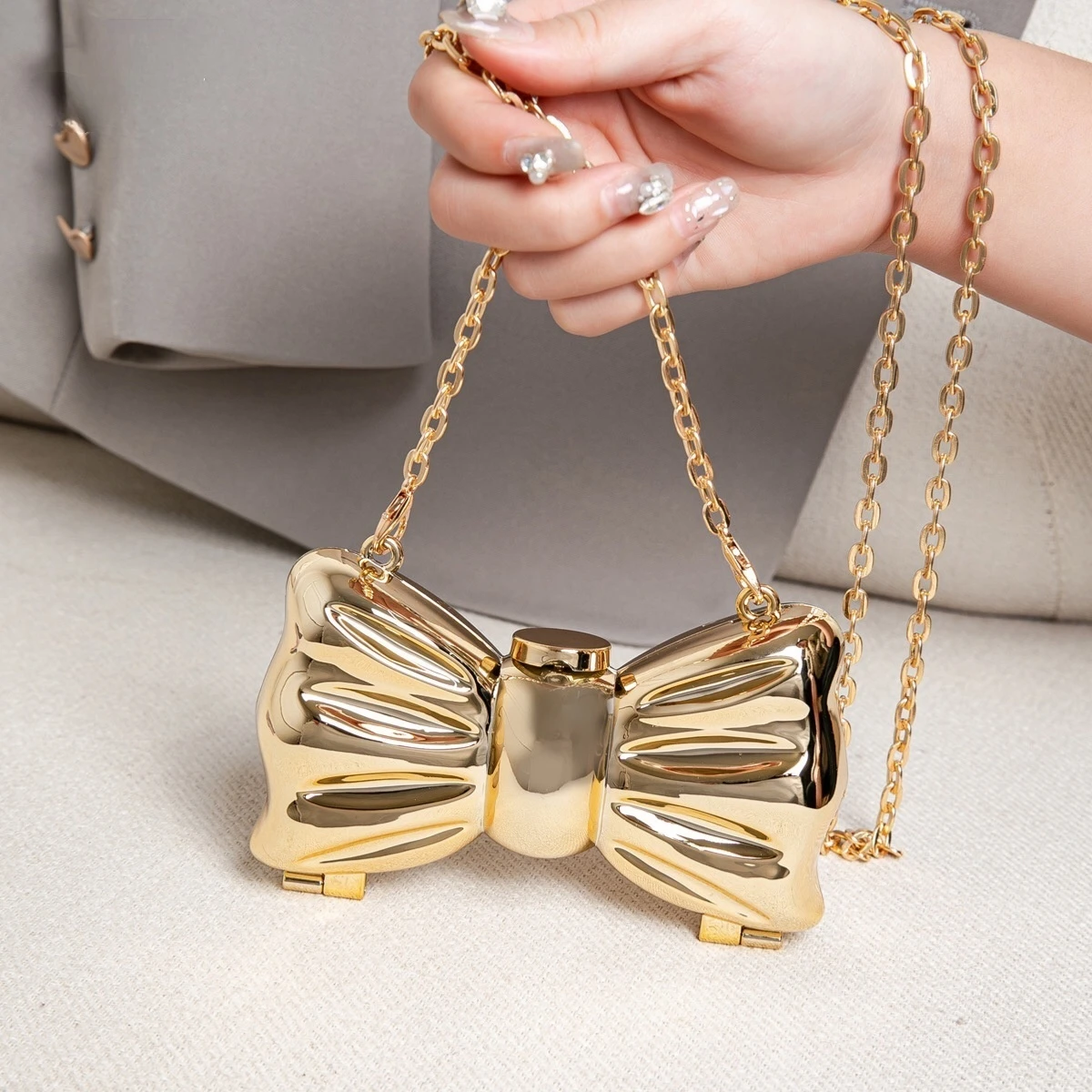 Metallic Gold 3D Bow Shaped Mini Hard Case Crossbody Bag, Glossy Mirror Surface Metal Clutch with Detachable Oval Link Chain Strap, Cute Luxury Evening Micro Handbag for Lipstick Small Accessories