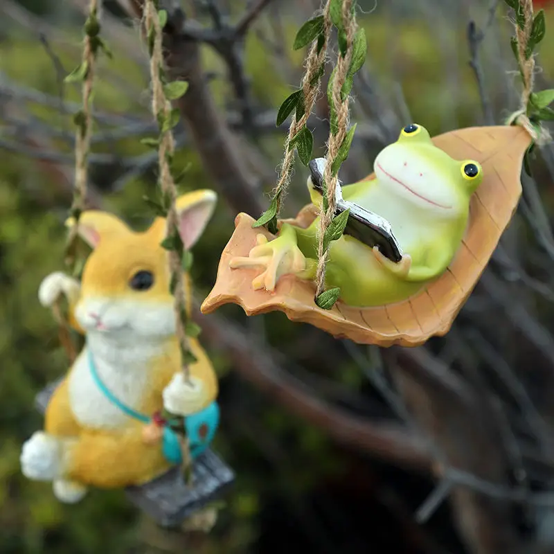 Hanging Climbing Rabbit Koala Frog Panda Squirrel Resin Decoration Outdoor Garden Statue Items Courtyard Balcony Sculpture Art