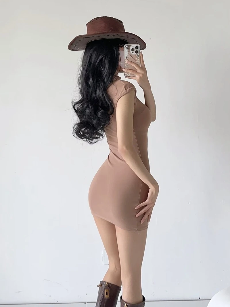 فساتين صيفية صغيرة وردية على الطراز الكوري فستان تي شيرت للنساء بأكمام قصيرة وقصيرة جدًا وضيق مناسب للسيدات فستان نحيف 2025