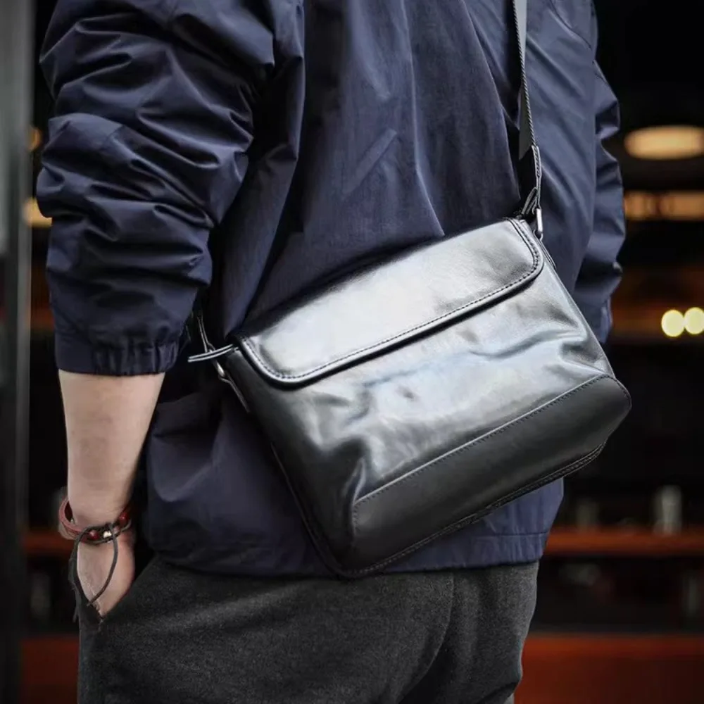 Men's large-capacity, simple crossbody bag, waterproof business men's bag, genuine leather high-end travel single-shoulder bag