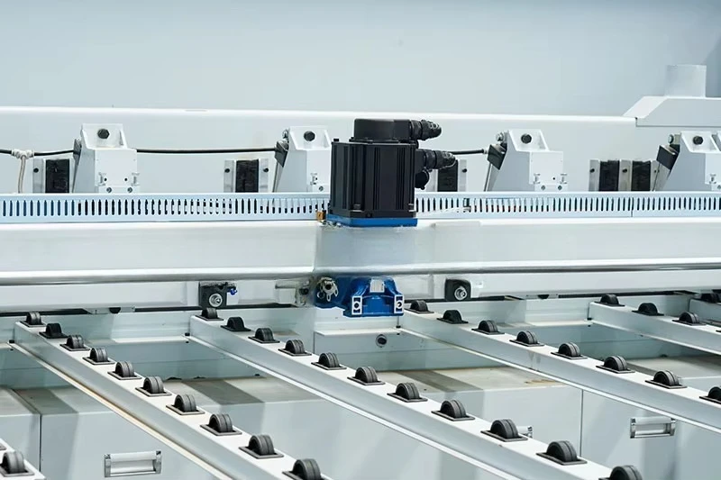 Computer Controlled Beam Saw with Table for Woodworking