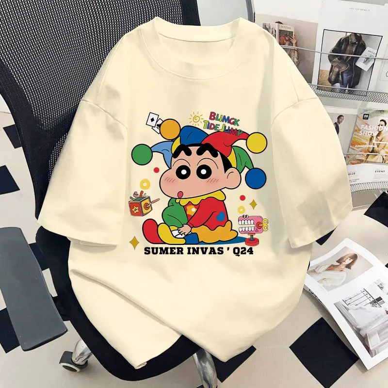 

Мода 2025 года, карандаш Шин Чан, милое летнее платье с мультяшным принтом для родителей, свободная повседневная футболка с короткими рукавами для взрослых и детей Y2k, топы