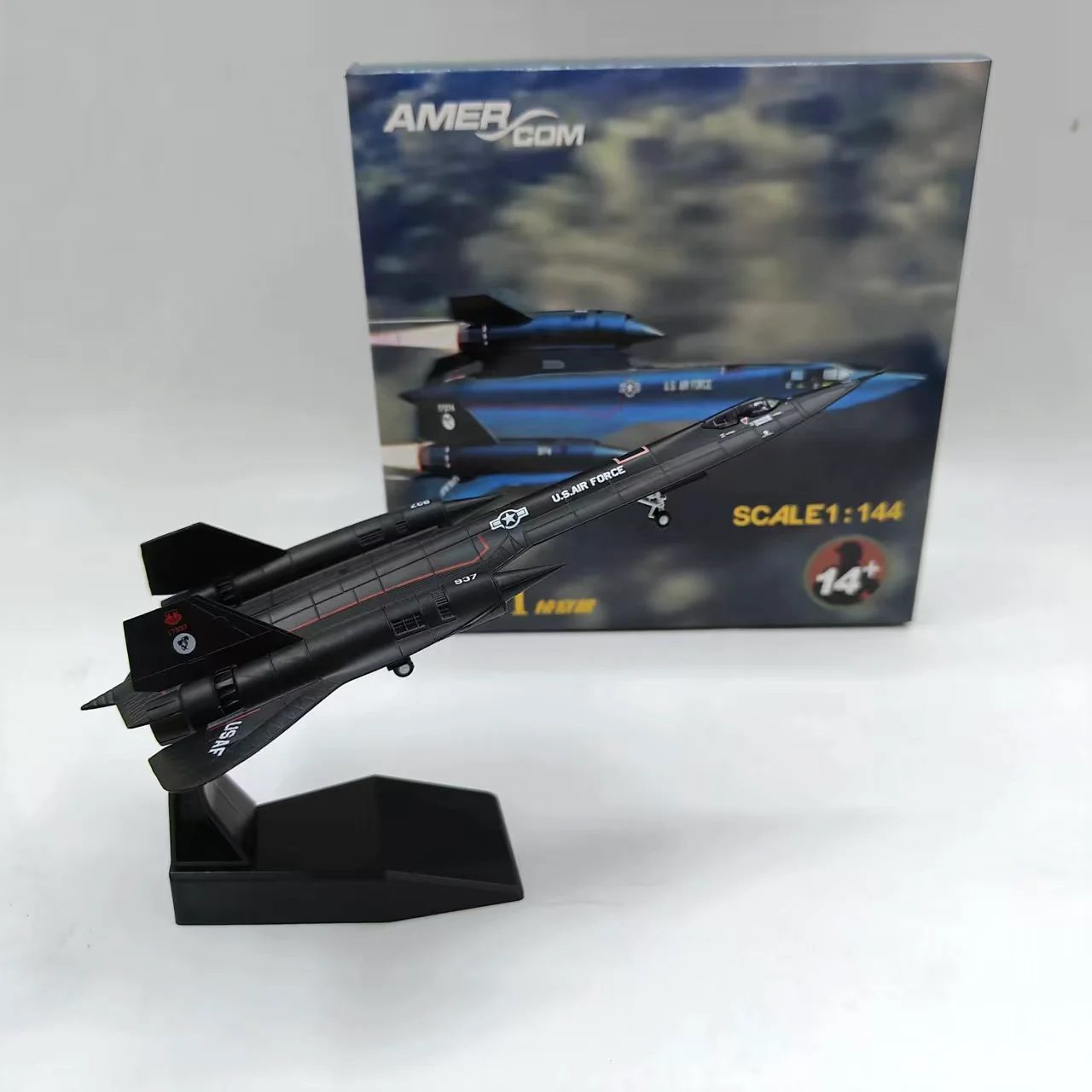 

Литой под давлением масштаб 1/144, американский SR-71 Blackbird, разведный самолет, сверхзвуковой сплав, модель самолета, Коллекционная игрушка, подарок, сувенир