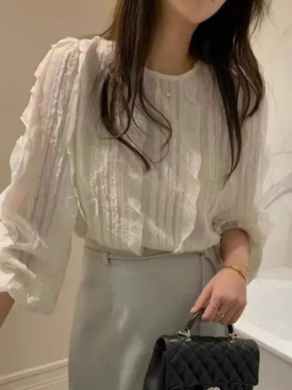 Chic Sweet Vertical Stripe Lace Trim Long Sleeve Women's Shirt Fashionable Top Bubble Sleeve round Neck Regular Length Pure C...