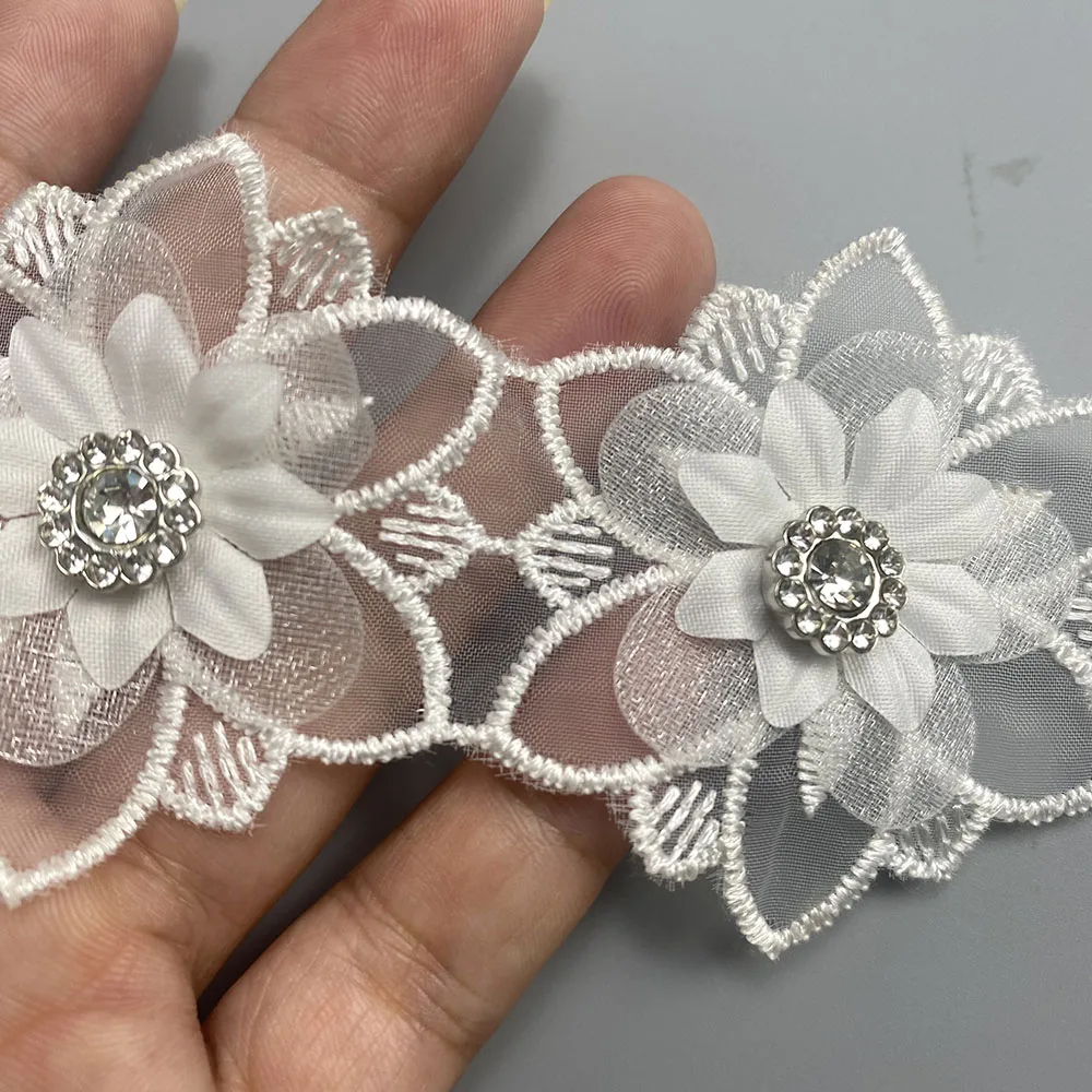 10 pezzi fiori bianchi pizzo Trim tessuto di pizzo ricamato diamante cucito forniture artigianato per Costume cappello decorazione abito da sposa